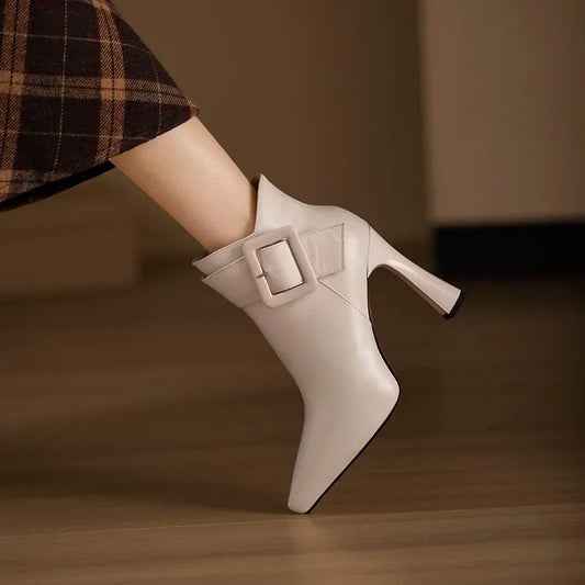 Anna | Stiefel mit Schnalle